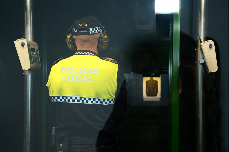 Xbia: Se alquila sala de tiro a 31,82 euros la hora para prcticas de cuerpos de seguridad