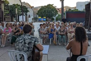 Els concerts destiu i les rutes guiades revaloritzen els espais urbans de Pego de cara al turisme