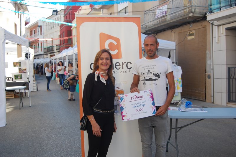 David Aguado guanya el concurs de pintura rpida de Pego que organitza lassociaci de comerciants