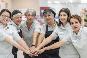 Masymas Supermercados crea 300 puestos de trabajo para reforzar la plantilla este verano