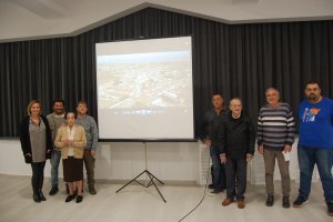 El collectiu Mirades estrena el documental Venim de lluny a Els Poblets amb un curtmetratge dedicat al municipi