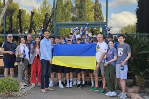 Ftbol por la Paz: un grupo de jvenes ucranianos se evade de la guerra en Xbia
