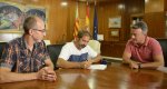 El Ayuntamiento de Xbia renueva el acuerdo para el uso de la piscina de Benitatxell y ayudas para clubes deportivos