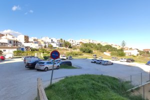 Benitatxell habilitar 85 plazas en el aparcamiento de Capelletes y crear un nuevo parque canino