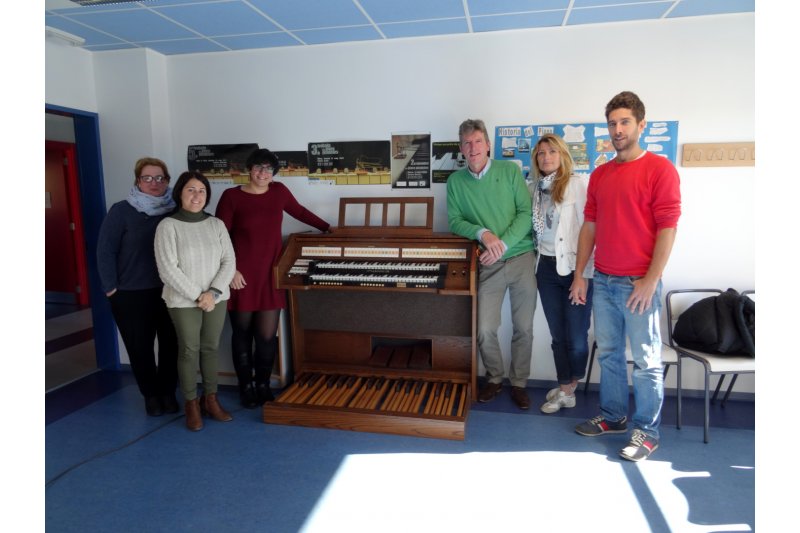 La familia Wst dona un piano y un rgano al Conservatorio de Xbia