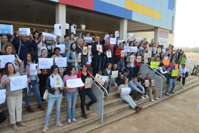 La Generalitat eliminar 12 grupos de la Escuela Oficial de Idiomas de Dnia: 200 plazas y 3 profesores menos