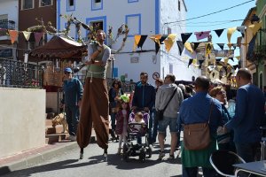El comercio local se involucra en el Mercat Medieval que ambienta el fin de semana en Llber