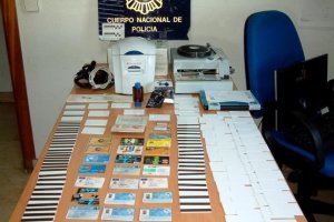 Cuatro detenidos en Dnia por falsificar tarjetas de crdito 