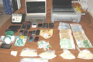 La Guardia Civil desarticula una banda que venda droga a domicilio en la comarca
