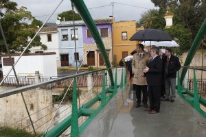 El presidente de la Diputacin inaugura la pasarela peatonal sobre el ro Girona