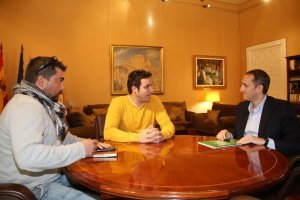 El alcalde de Vall de Gallinera expone los problemas de abastecimiento de agua al presidente de la Diputacin  