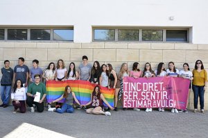 Los institutos de Xbia alzan la voz contra la libertad sexual en el Da contra la LGTBfobia