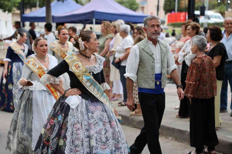 GALERIA DE FOTOS de lacte del 75 aniversari de Fogueres de Xbia: lescenari sompli de regines i crrecs, emocions i vivncies