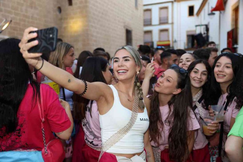 GALERIA DE FOTOS del PREG DE FOGUERES de XBIA:  La festa esclata a cabassaes