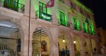 Iluminacin verde en el Ayuntamiento de Dnia para conmemorar el Da de Andaluca 