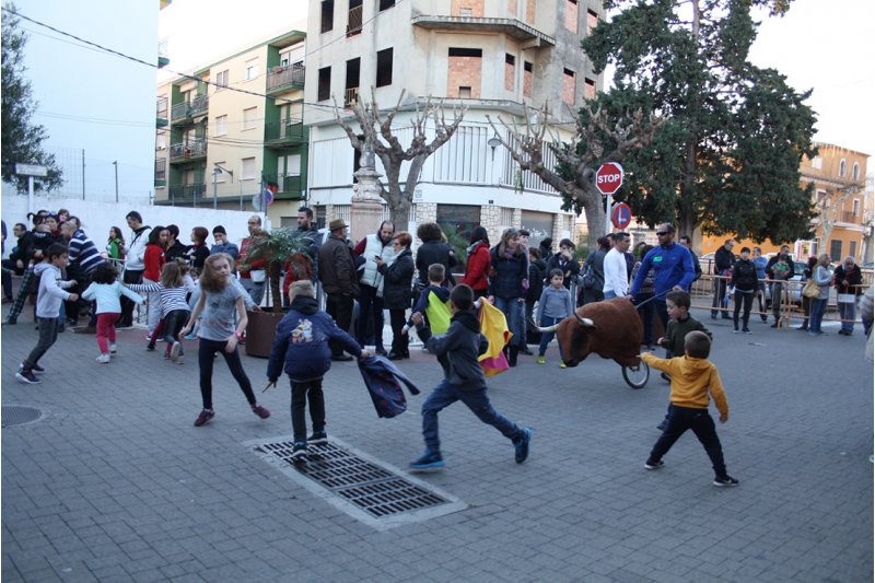 Un taller de danses s la novetat del Mig Any de Sant Jaume a Ondara