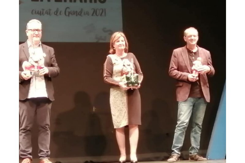 Los Premios Literarios Ciudad de Gandia reconocen la trayectoria de la escritora de Xbia Pepa Guardiola