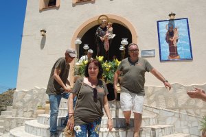 La baixada de Sant Antoni da el pistoletazo de salida a las fiestas de la Colombfila de Sanet y Els Negrals