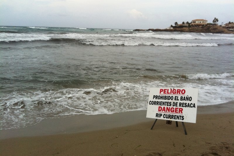 El temporal causa estragos en las playas 