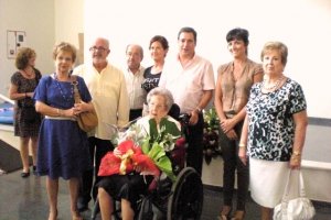Mercedes Segura cumple 100 aos en la residencia de ancianos  