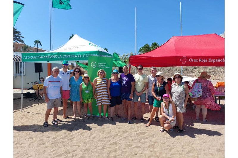Nueva campaa de la AECC de Ondara en la playa del Estany contra el cncer de piel