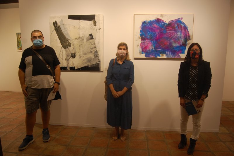 Veinticuatro artistas de la comarca aportan las actuales tendencias pictricas en el Centre de Exposicions de Pego