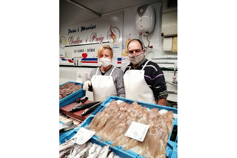 La venta de pescado y marisco en el mercado de Dnia se reduce a una parada  