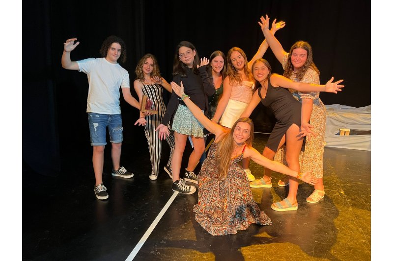 El grup de joves de lEscola de Teatre dOndara obt en premi a ls del valenci en la Mostra de Teatre Ciutat de Dnia