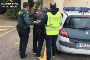 La Gurdia Civil det a Xbia a tres homes per robatoris en locals i cases