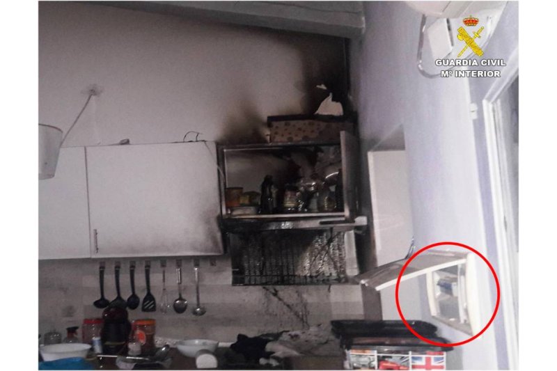 La Guardia Civil sofoca un incendio en una vivienda de Els Poblets