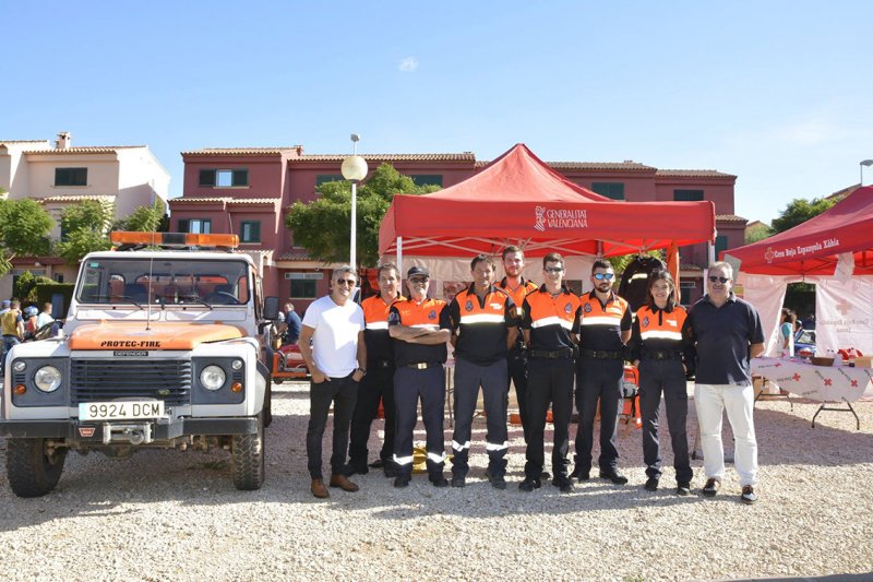 La concentracin de coches y motos clsicas recauda ms de 10.000 euros para los grupos voluntarios de lucha contra incendios en Xbia