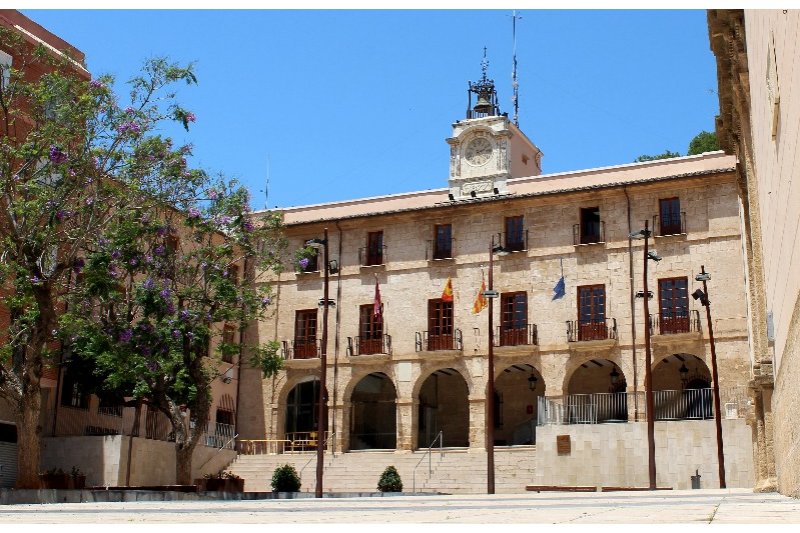 Un juzgado de Alicante condena al Ayuntamiento de Dnia a aplicar la carrera profesional