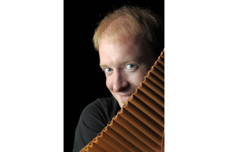 Matthias Schlubeck acta con su flauta mgica a los Conciertos del Otoo