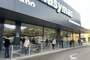 Supermercats masymas primar amb 200 euros als seus empleats pel seu esfor contra la crisi sanitria