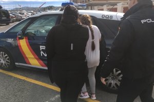 La Polica Nacional detiene a dos mujeres tras asaltar a una persona mayor para robarle el reloj en Dnia