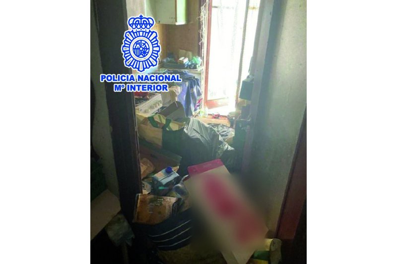 La Polica Nacional detiene a una mujer por apropiarse de dinero y desatender a su abuela