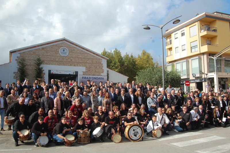 La Marina Alta amb els 5 sentits  enmarca un homenaje a la trayectoria de bandas y grupos de msica tradicional en la Fira de Ondara