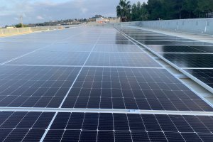 Plaques solars per a estalviar energia en la piscina de Benissa