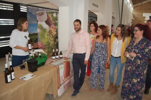 Msica, libros, vinos, gastronoma y comercio de proximidad afianzan la Fira de la Paraula i la bona taula 2019 en Ondara