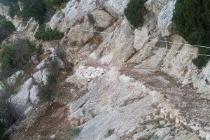 La reconstruccin de la senda del Penyal d'Ifac va por buen camino