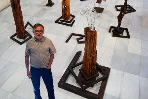 Javier Ruiz converteix la Torre dels Ducs de Medinaceli d’El Verger en un improvisat  saló de dansa amb les seues escultures