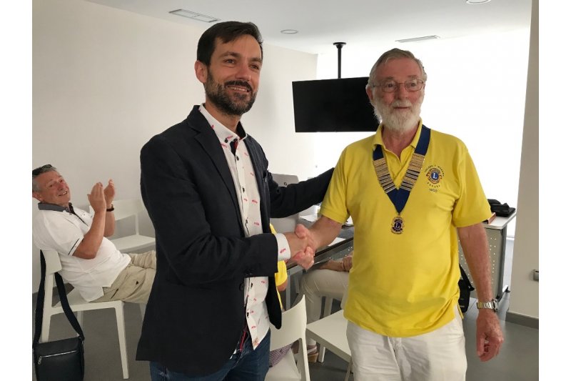 Lions Club nombra miembro honorfico al alcalde de Poble Nou de Benitatxell 