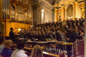 Pedreguer: Cent-vint intrprets esgoten dos sessions dentrades amb el Carmina Burana a lesglsia de la Santa Creu