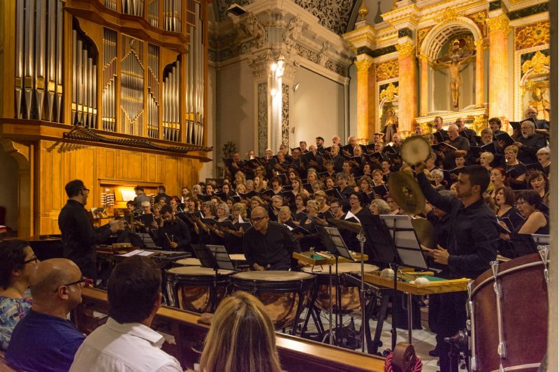 Pedreguer: Ciiento veinteintrpretes agotan dos sesiones de entradas con el Carmina Burana en la iglesia de la Santa Cruz