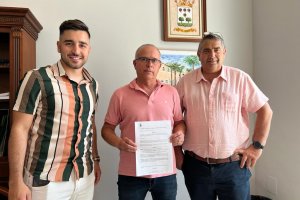 L’Ajuntament del Verger signa el conveni de col·laboració amb el club de futbol 