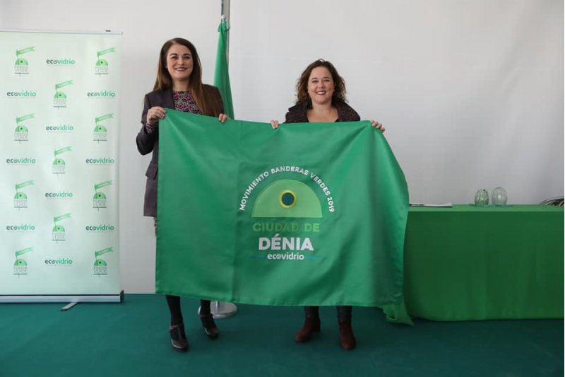 El Ayuntamiento de Dnia recibe la Bandera Verde de Ecovidrio por su compromiso con el reciclaje