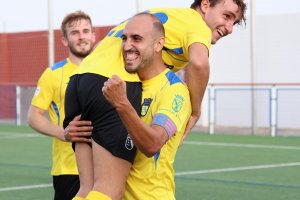 Lliga Comunitat: Panucci recupera la sonrisa del gol en el mejor momento para dar un gran triunfo al Dénia en Elda