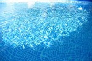 Benissa: Rescinden el contrato con la adjudicataria de la piscina por quejas en el servicio y en el mantenimiento