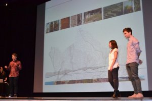 Estudiantes de arquitectura presentan ideas para integrar el paisaje entre los dos ncleos urbanos de Teulada