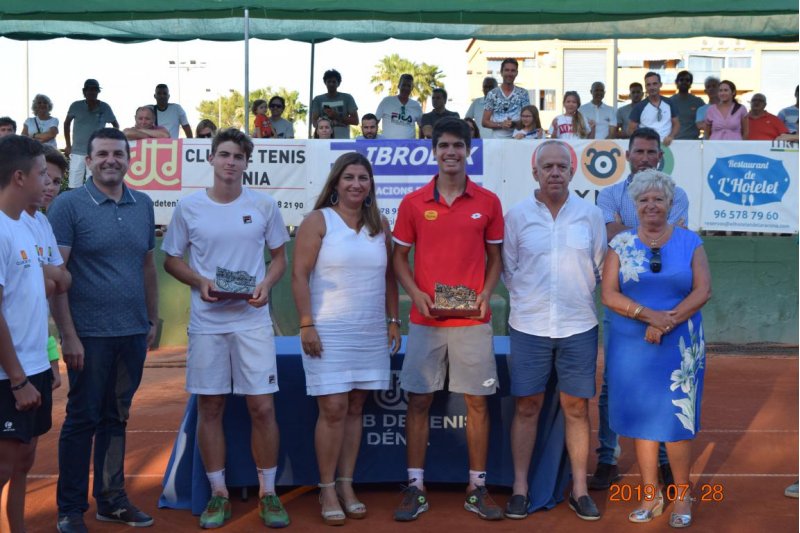 Carlos Alcaraz se proclama vencedor del Torneo Orysol del Club de Tenis Dnia